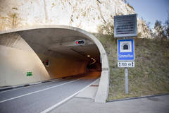 Beleuchtungssysteme, Simmenfluhtunnel Portal.